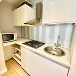 Central-duomo- Beautiful Loft - 400 Meters From The Metro 아파트