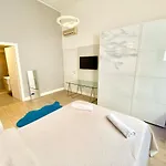 Central-duomo- Beautiful Loft - 400 Meters From The Metro 아파트 *
