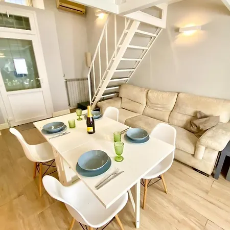 Central-duomo- Beautiful Loft - 400 Meters From The Metro 公寓 *