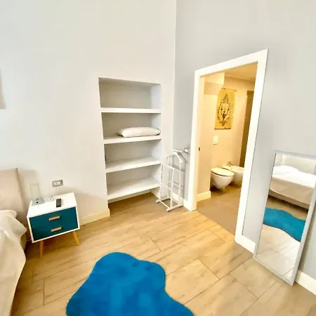 Central-duomo- Beautiful Loft - 400 Meters From The Metro 公寓 *